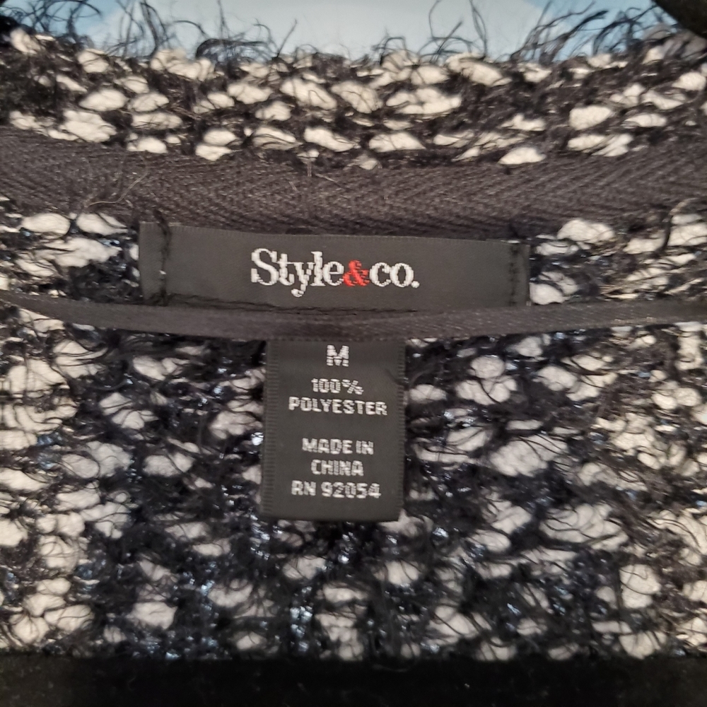 Fuzzy sweater - Picture 5 of 5